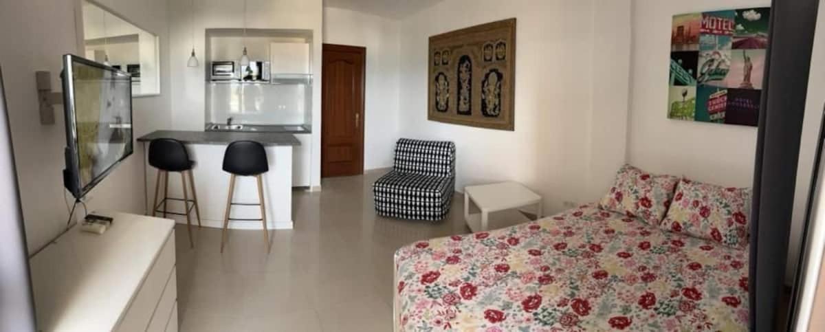 Apartment In Torremolinos Close To Beach Eksteriør bilde